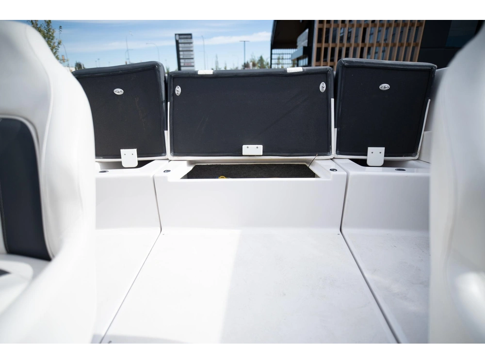 2014 Glastron 185 alt