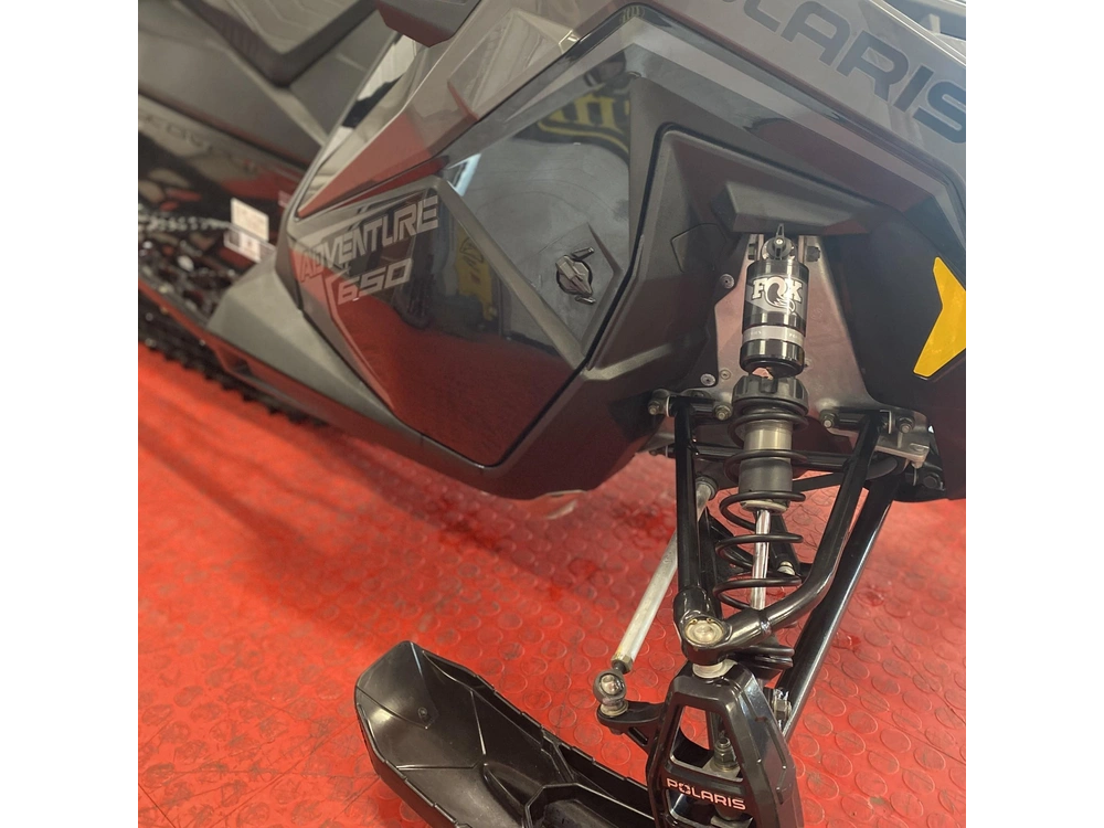 2025 Polaris 650 Indy Adventure 137 alt