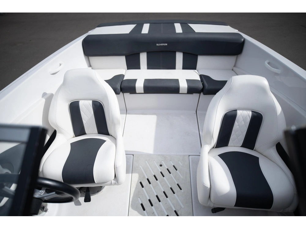 2014 Glastron 185 alt