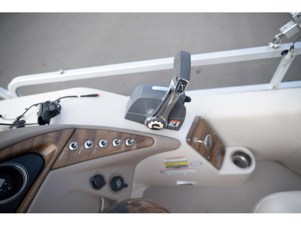 2011 Manitou Encore 23 4-point alt