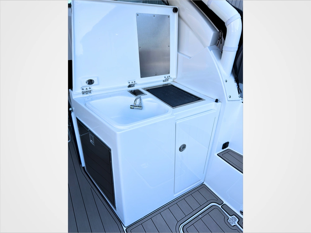 2021 Pursuit Dc 326 alt