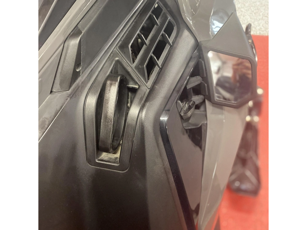 2025 Polaris 650 Indy Adventure 137 alt