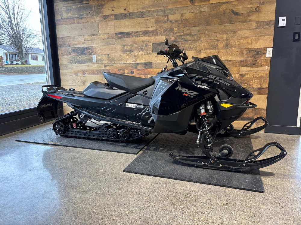 Ski-doo Mxz X-rs 850 E-tec Smart Shox 10.25 2024 alt