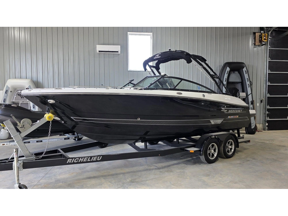 Monterey Boats 235ss 2023 alt