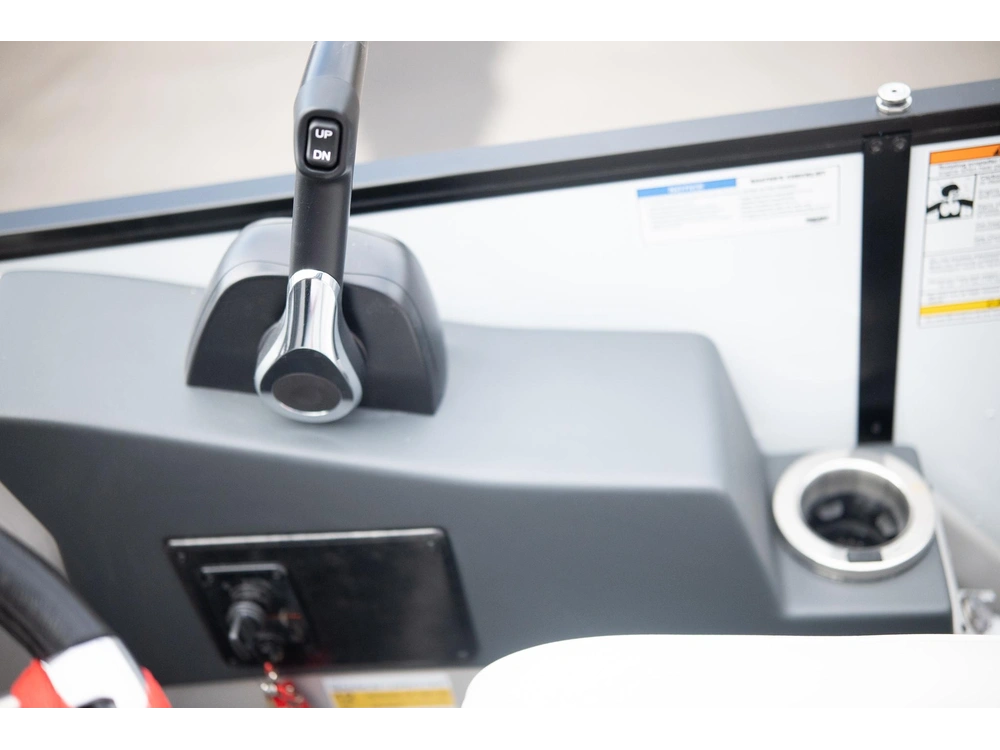 2024 Suncatcher Elite 324rc alt