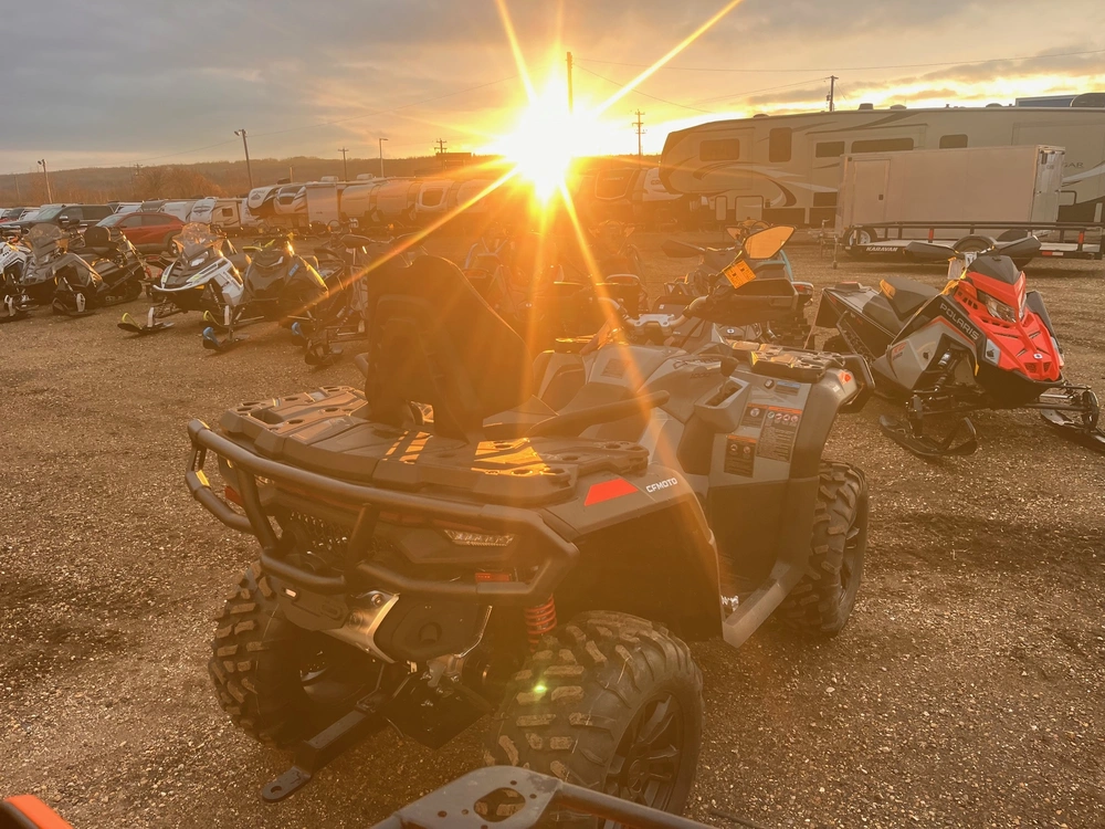 2025 Cfmoto Cforce 1000 Touring alt