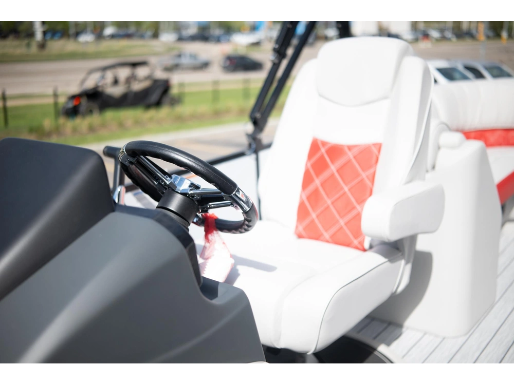 2024 Suncatcher Elite 324rc alt