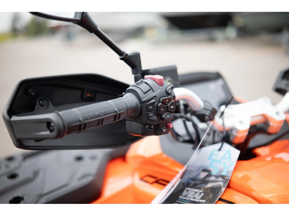 2025 Cfmoto Cforce 800 Touring alt