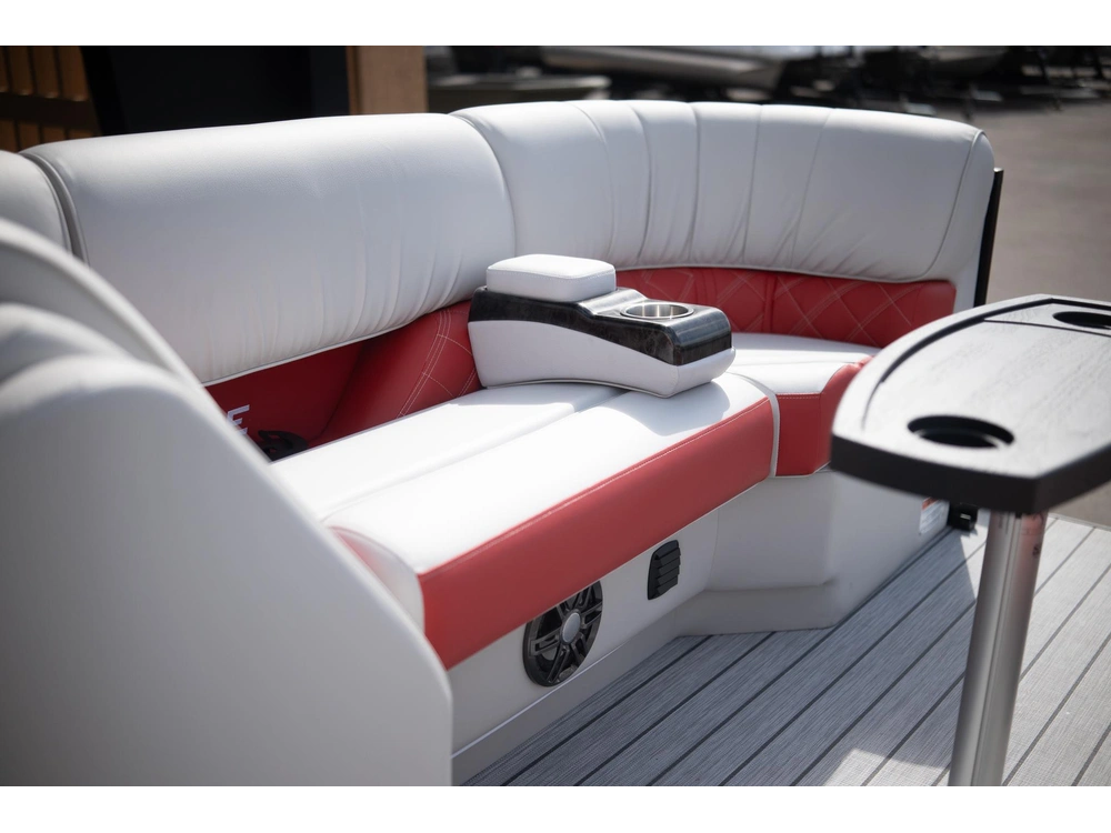 2024 Suncatcher Elite 324rc alt