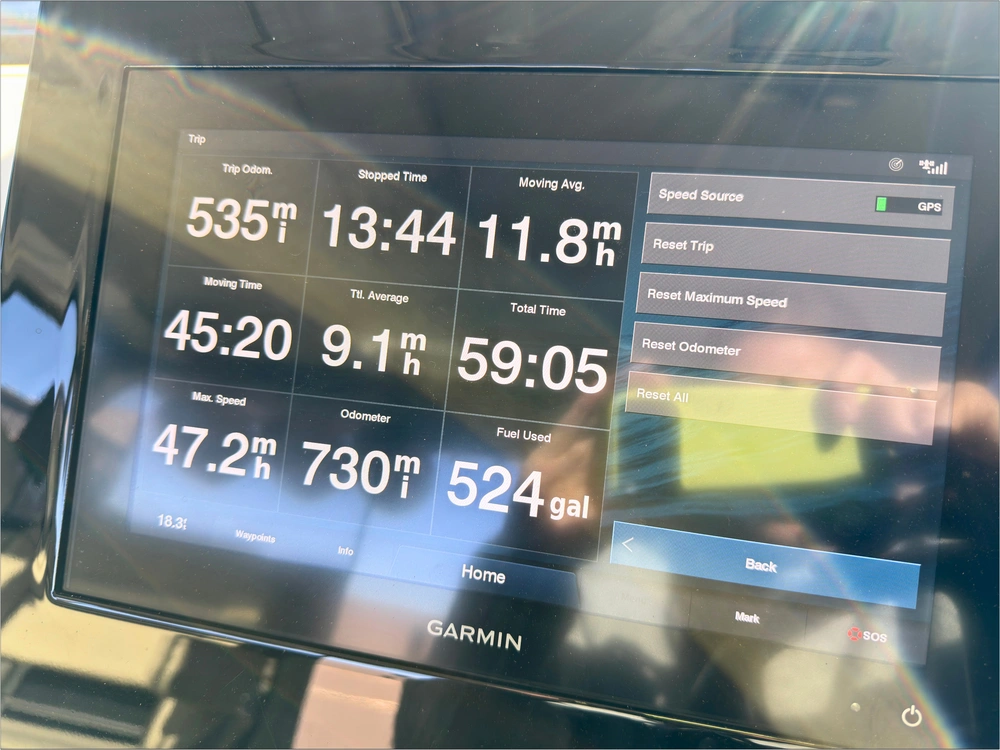 2021 Pursuit Dc 326 alt