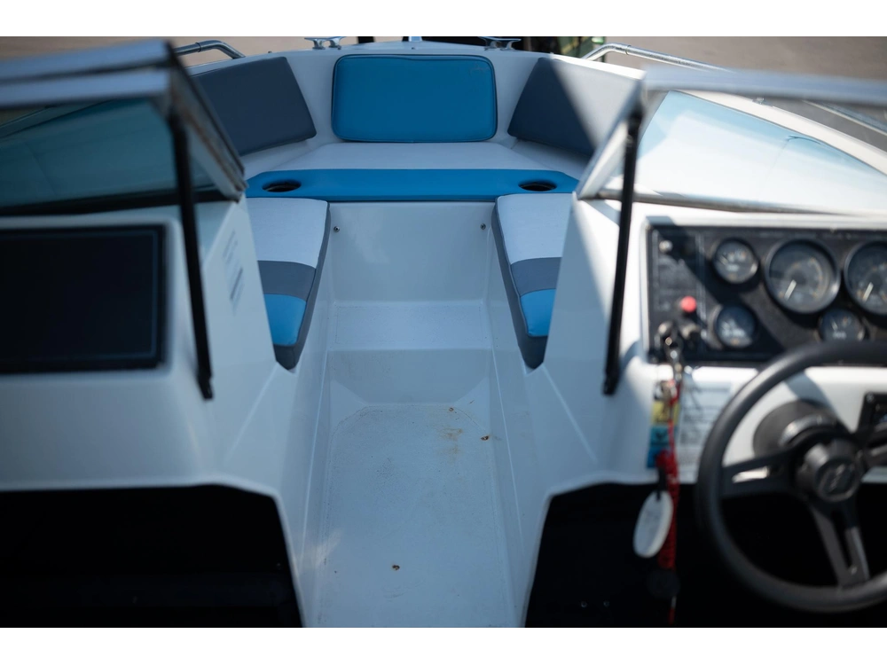 1989 Four Winns 190 Freedom alt