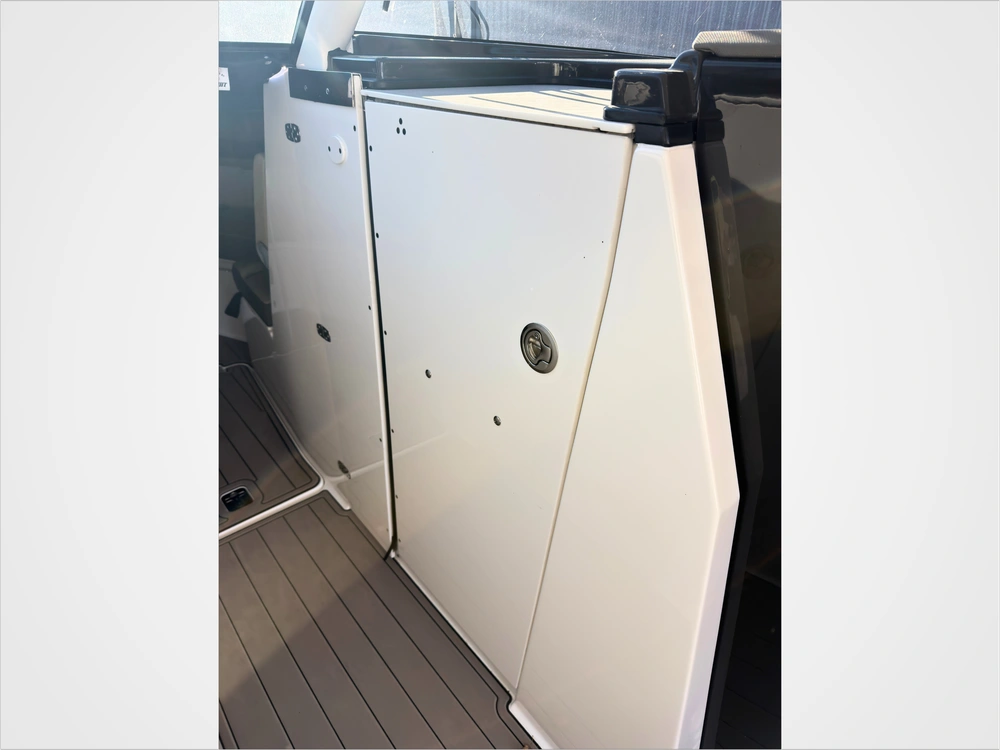 2021 Pursuit Dc 326 alt