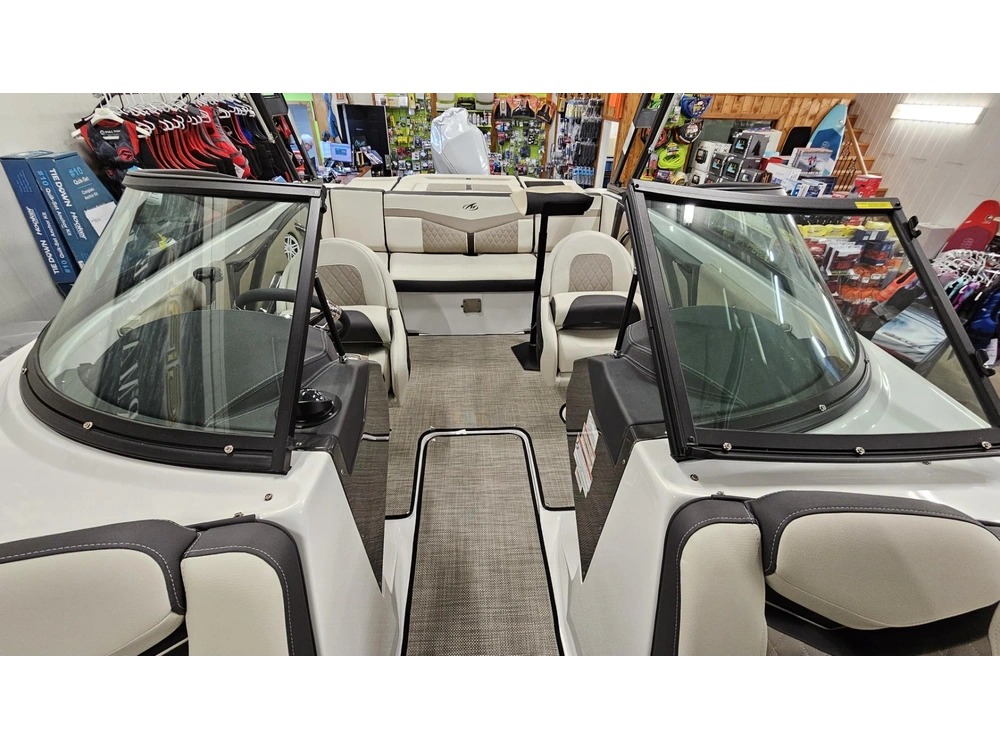 Monterey Boats 235ss 2023 alt