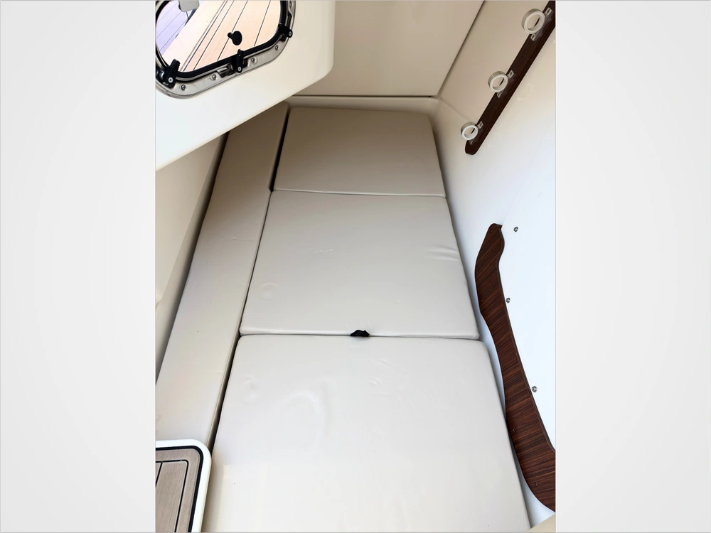 2021 Pursuit Dc 326 alt