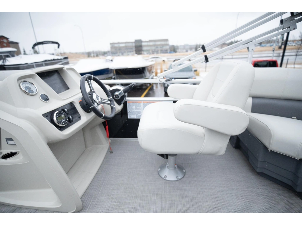 2023 Legend 20 Fun Ext alt