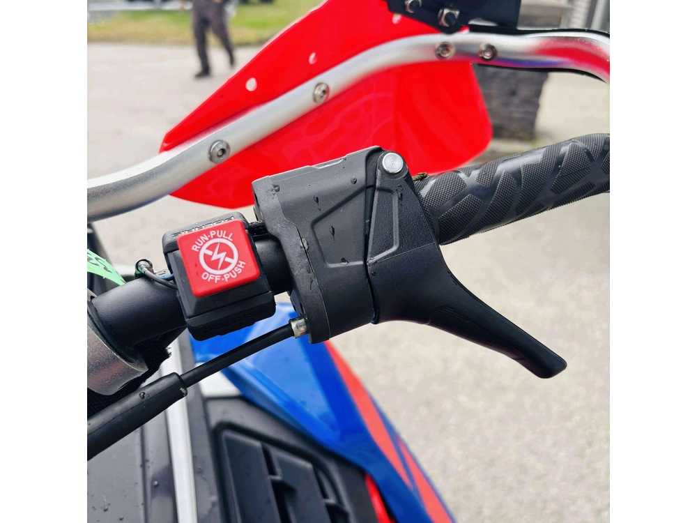 Polaris Xcr 650 136 Pouces 2024 alt