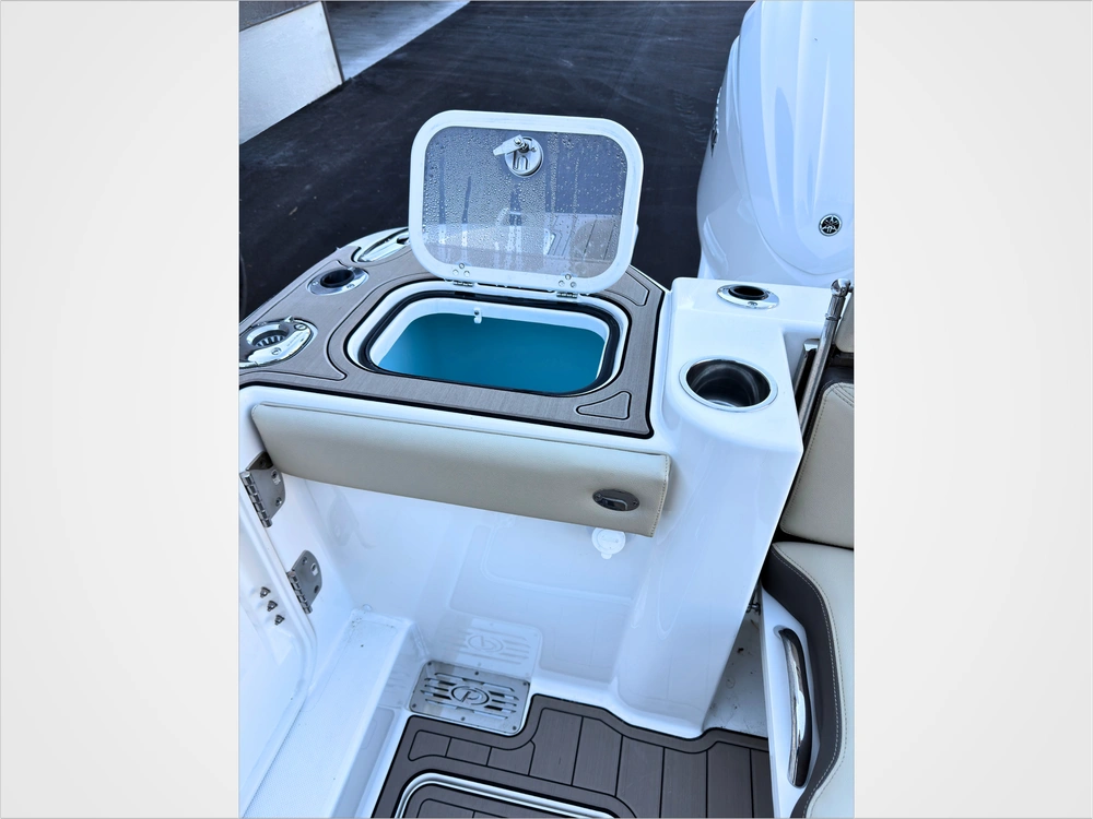 2021 Pursuit Dc 326 alt