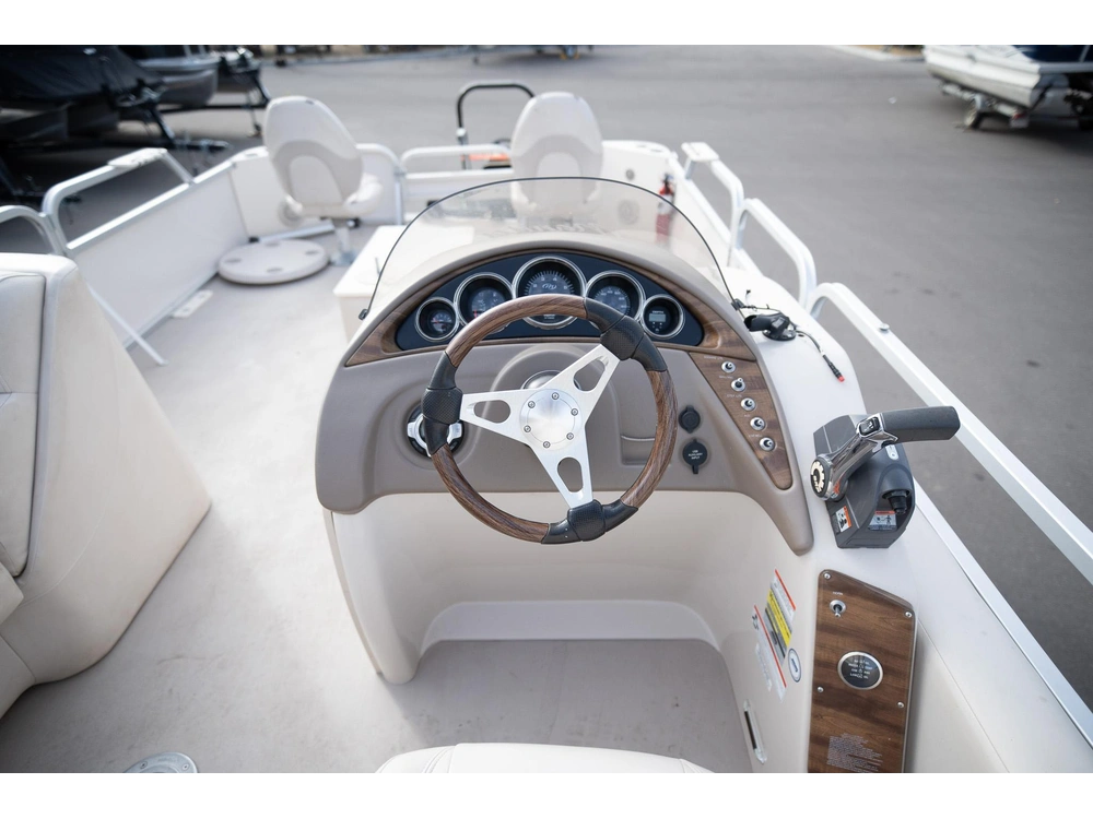 2011 Manitou Encore 23 4-point alt