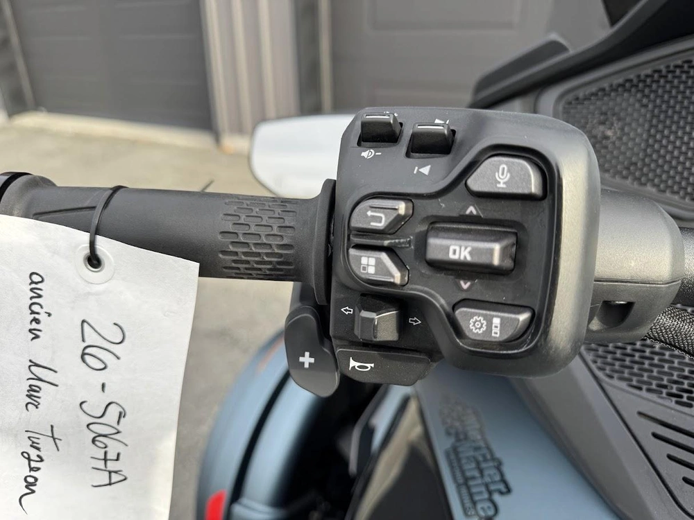 Can-am Rt Limited 2025 alt