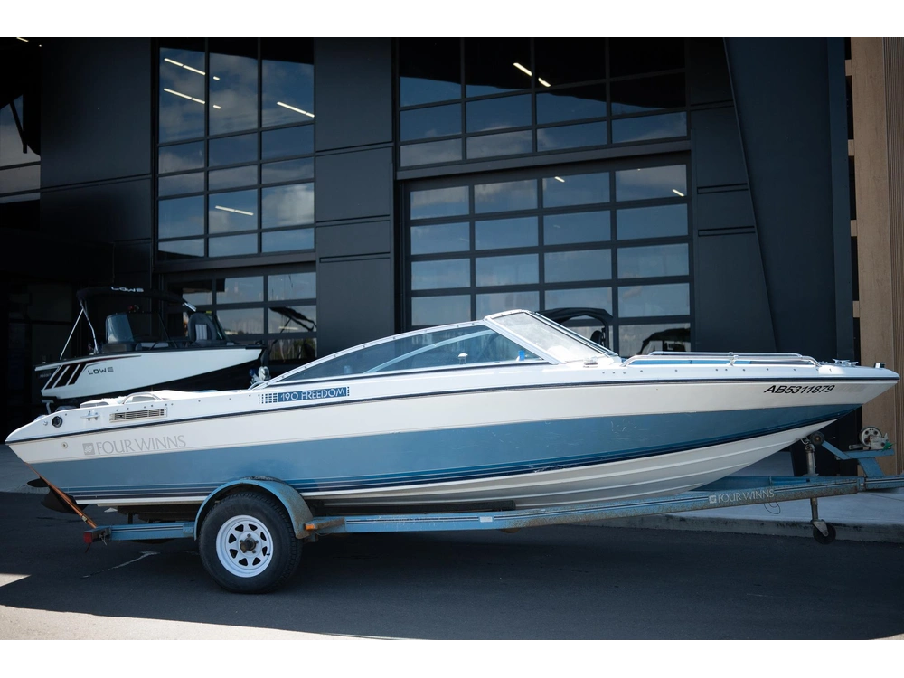 1989 Four Winns 190 Freedom alt