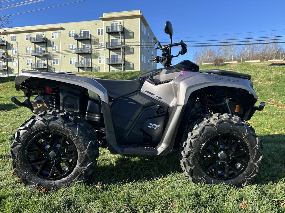 2024 Can-am Outlander Xt 700 alt