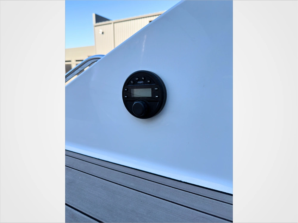 2021 Pursuit Dc 326 alt