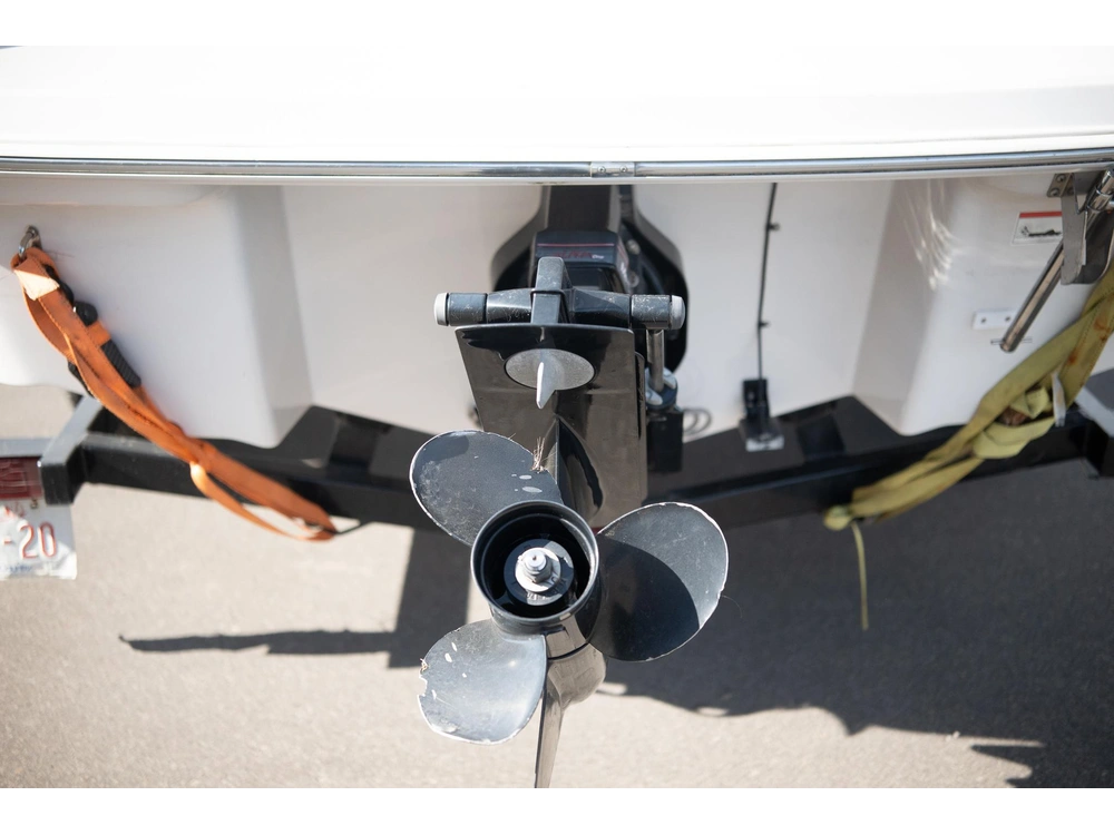 2014 Glastron 185 alt