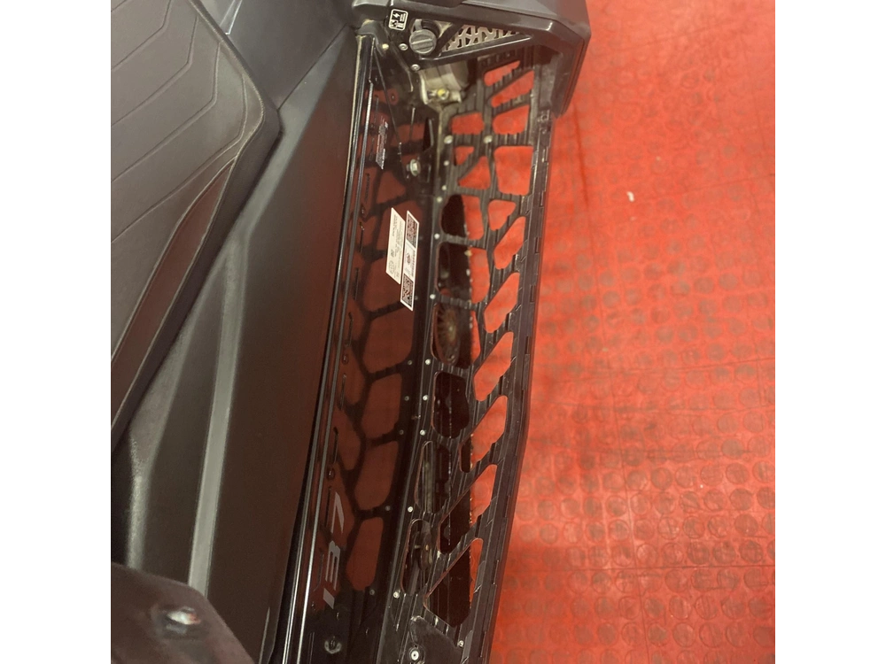 2025 Polaris 650 Indy Adventure 137 alt