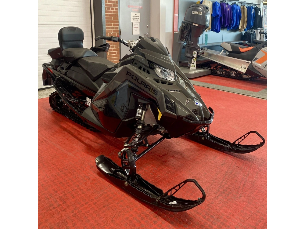 2025 Polaris 650 Indy Adventure 137 alt