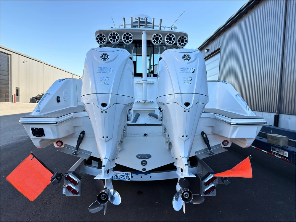 2021 Pursuit Dc 326 alt