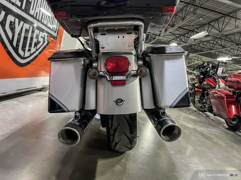 2009 Harley-Davidson FLHTCUSE CVO ULTRA CLASSIC thumbnail 21