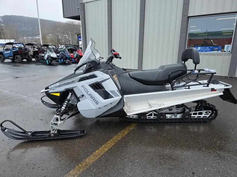 2026 Polaris 550 VOYAGEUR LXT 144 NORTHSTAR EDITION