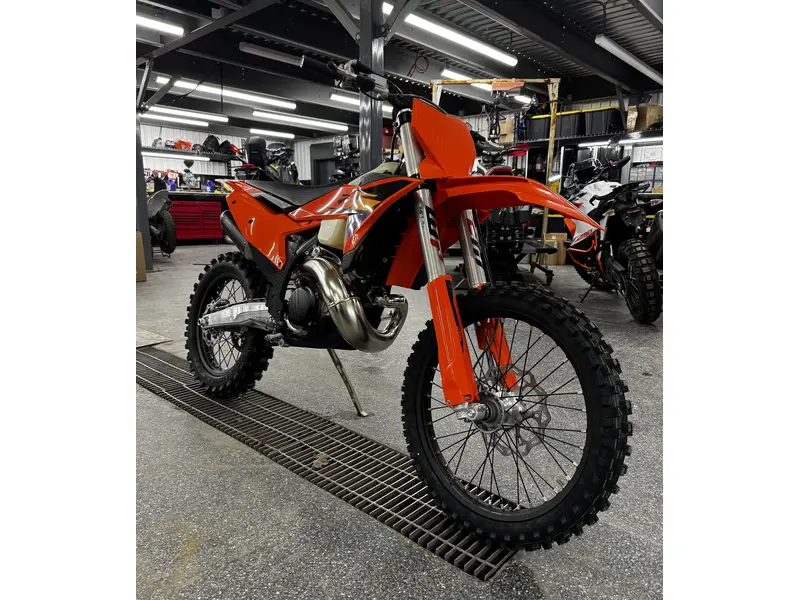 2026 KTM 300 XC thumbnail 8