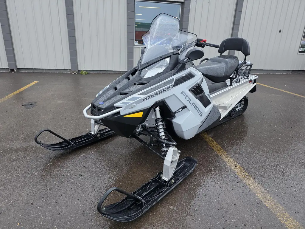 2025 Polaris 550 VOYAGEUR LXT 144 NORTHSTAR EDITION