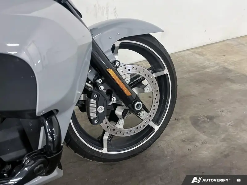 2025 Harley-Davidson FLHX - Street Glide® thumbnail 8