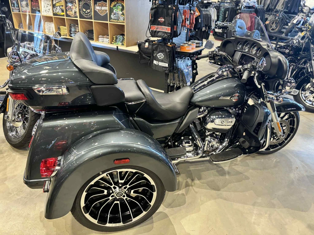 Harley-davidson Triglide Ultra Flhtcutg 2025 alt