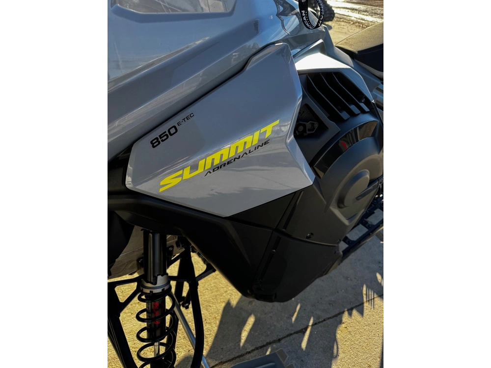 2026 Ski-doo Summit Adr W/ Edge Pkg 154 850 E-tec Powdermax Light Flexedge 2.5" Shot alt