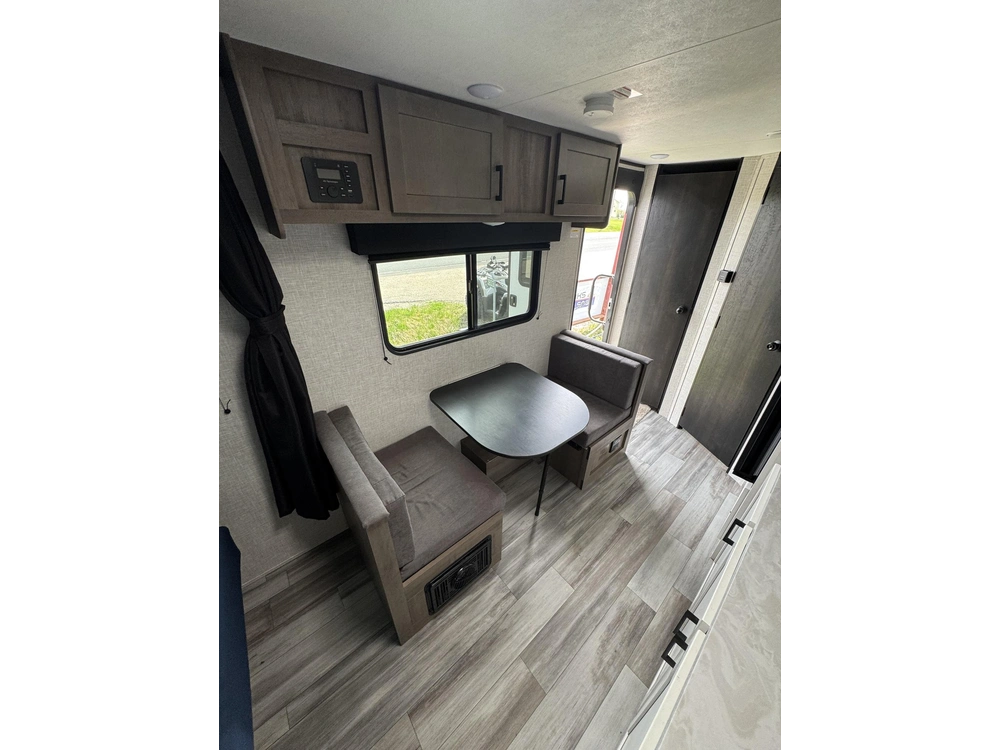 2024 Jayco White Hawk Ultra Lite 195rb alt