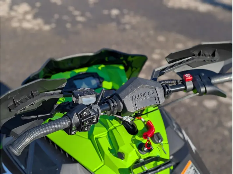 2026 Arctic Cat ZR 858 137 RXC ES US GRN | ⚡ Comparable Polaris Indy XR & Ski-Doo MXZ XRS ⚡ |