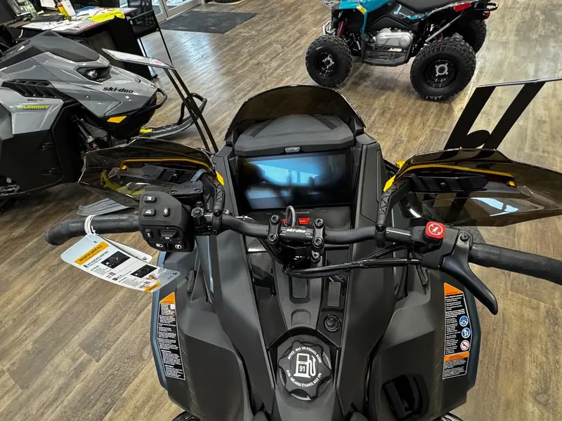 2026 Ski-Doo MXZ X-RS w/ COMP Pkg 850 E-TEC Turbo R RipSaw II 2-Ply 1.25" SHOT w/ S-S w/ 10.25" Touch.