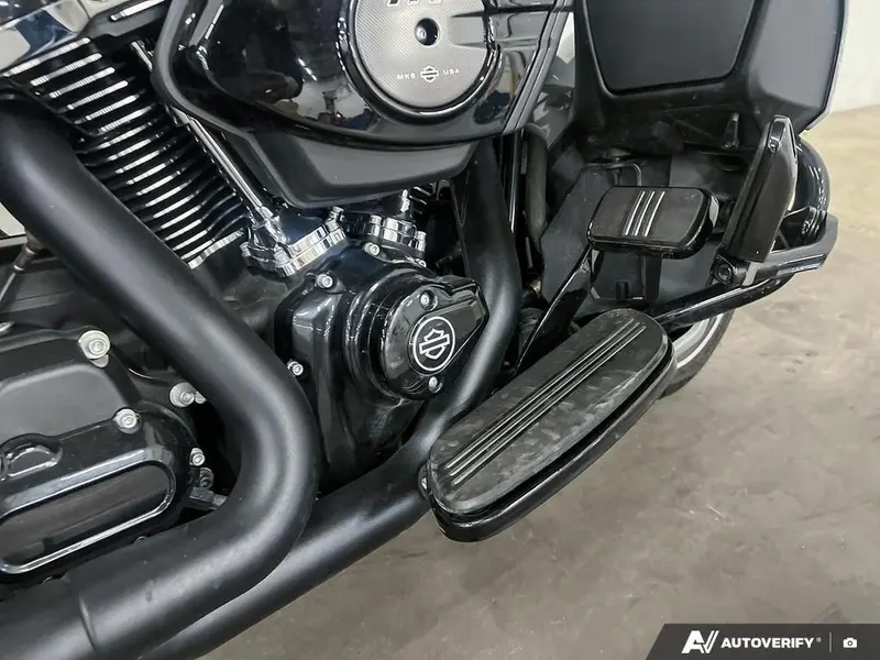 2025 Harley-Davidson FLHX - Street Glide® thumbnail 11