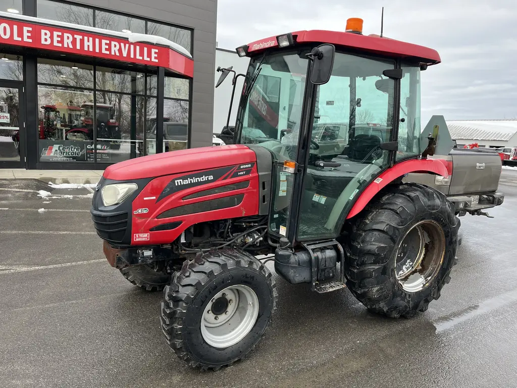 2016 Mahindra 2555