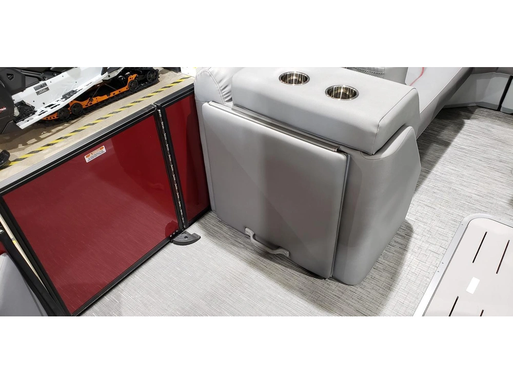 Bennington Marine 25lsrtdst 2023 alt