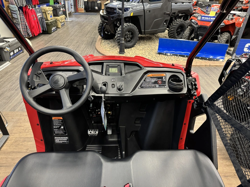 2026 Honda Pioneer 520 alt