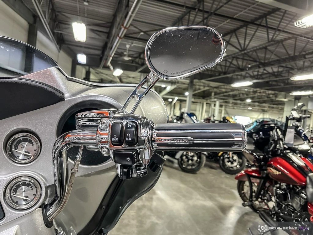 2009 Harley-davidson Flhtcuse Cvo Ultra Classic alt