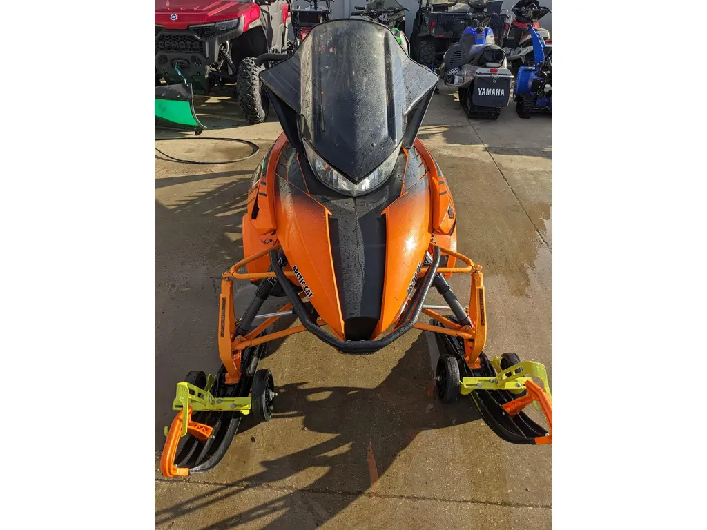 2014 Arctic Cat M8000
