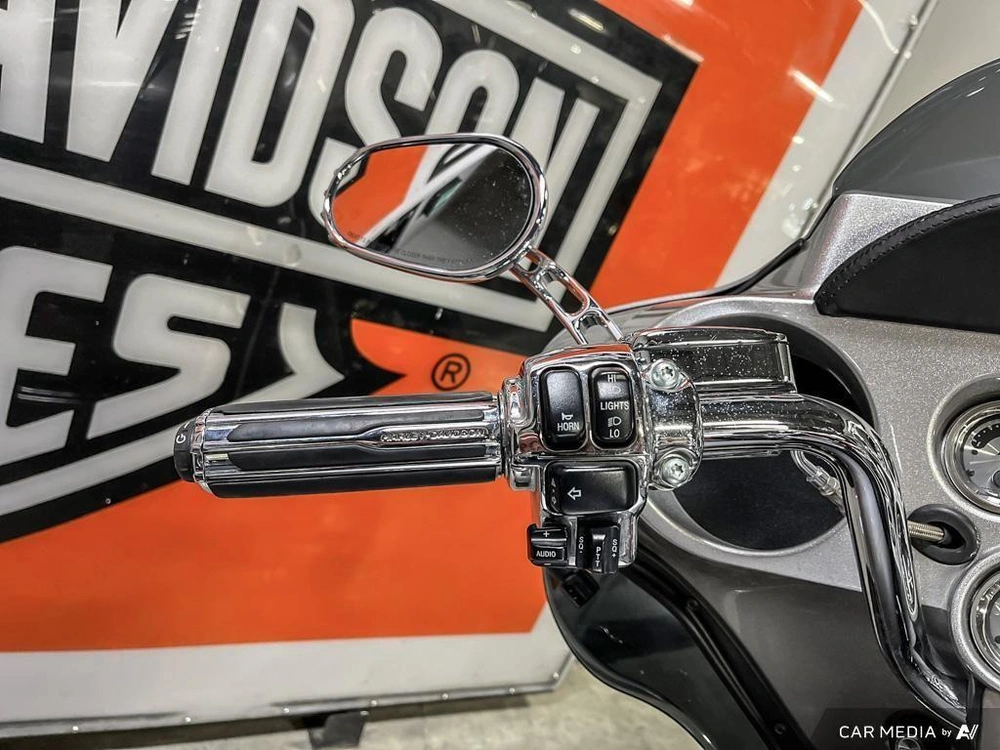 2009 Harley-davidson Flhtcuse Cvo Ultra Classic alt