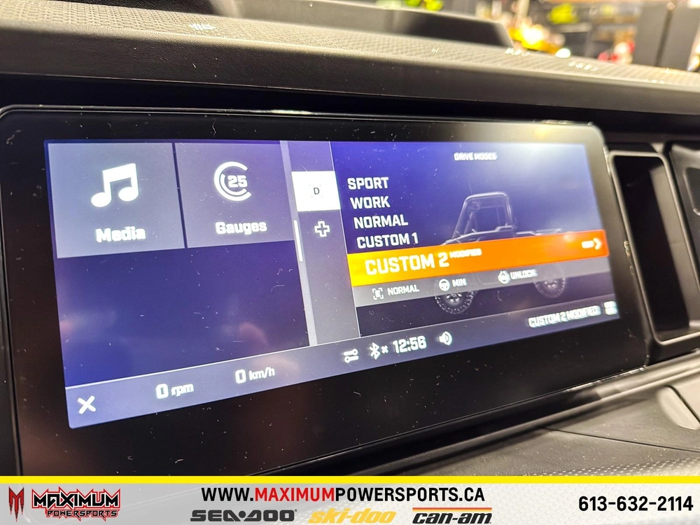 Can-am Defender Xt Hd11 W/10.25 Infotainment 2026 alt