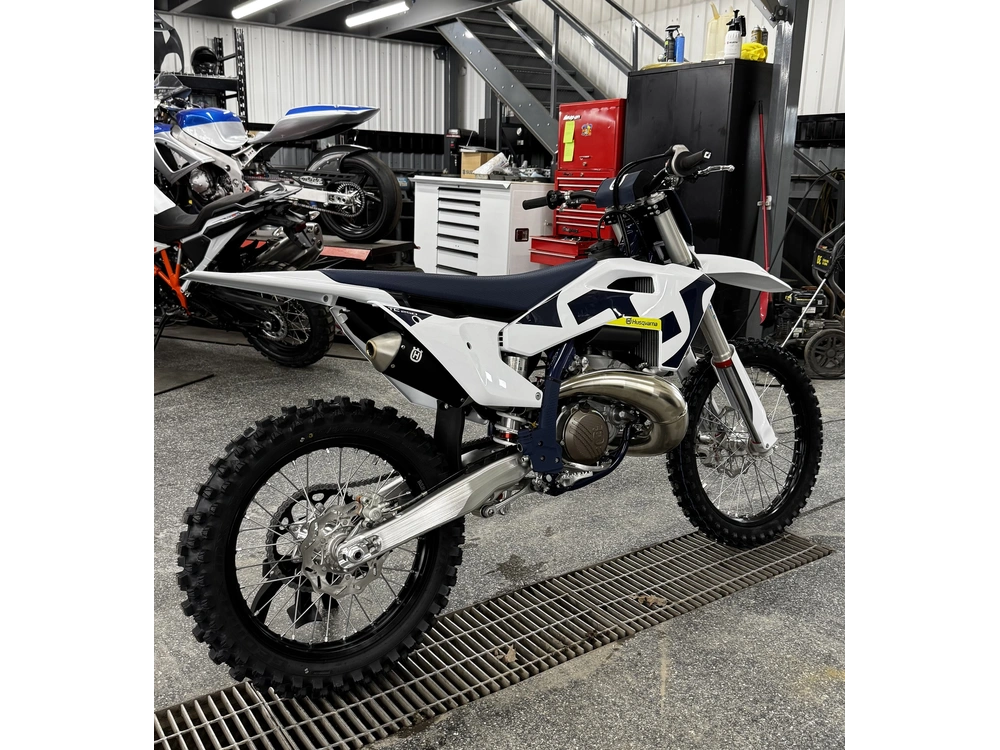 Husqvarna Tc 250 2026 alt