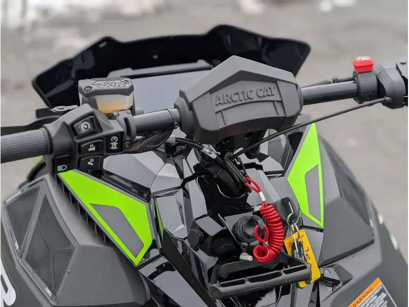 2026 Arctic Cat ZR 858 137 SP ES CN GRN G8 DISPLAY | ⚡ Comparable Polaris Indy XR & Ski-Doo MXZ XRS ⚡ |